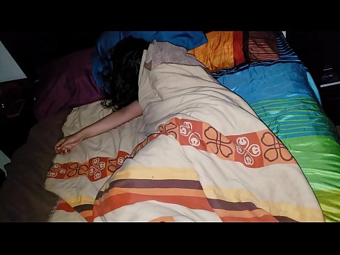 ❤️ ස්ටේප්සන් තම තරුණ සුළු මව නිදා සිටියදී ඇයට බැණ වදියි. ❤ අසභ්‍ය වීඩියෝව අසභ්‍ය si.desixxxtube.ru ❤